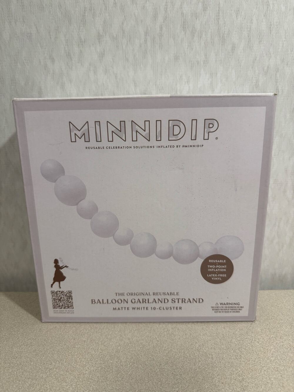 Minnidip Reusable Balloon Garland Strand Matte White 10 Cluster